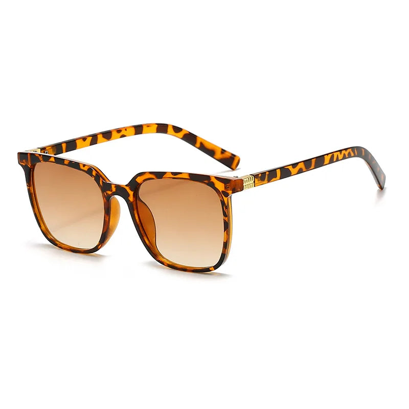 Lunettes de soleil femmes vintage